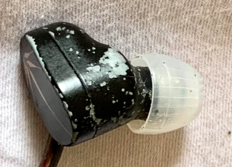 MOONDROP CHU black coating peeling around the shell near the ear tip